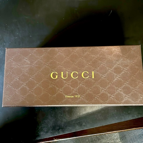 New Never Worn Gucci Flats - Picture 2 of 9